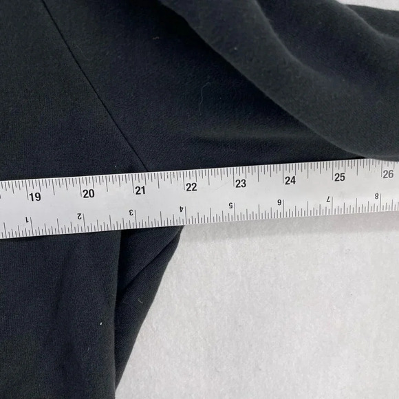 Puma Hoodie Men's Sz M Black Embossed Chest Logo Drawstring Ribbed Trim Pullover - Picture 3 of 11